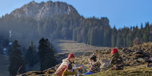 Beitragsbild des Blogbeitrags Frühlingserwachen im Salzburger und Berchtesgadener Land: Familienfreundliche Bergtouren