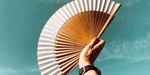 Beitragsbild des Blogbeitrags Spanische Handfächer – Die Treuen Begleiter