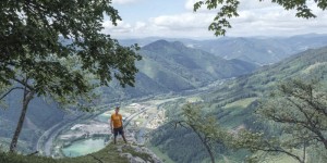 Beitragsbild des Blogbeitrags Diese Wanderungen in Graz & Umgebung sind mit Öffis zu erreichen 