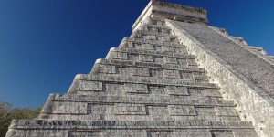 Beitragsbild des Blogbeitrags Pro-Con: Lohnt sich der Besuch von Chichén Itzá? 