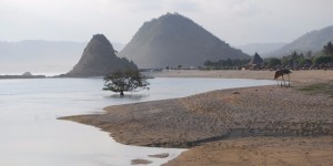 Beitragsbild des Blogbeitrags So geht Reisebudget planen (+Weltreise-Kostentabelle)