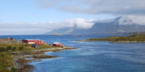 Beitragsbild des Blogbeitrags Mit dem Zelt auf den Lofoten: Backpacking-Erfahrung in Norwegen 