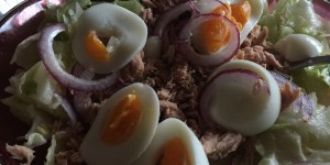 Beitragsbild des Blogbeitrags Thunfisch-Ei Salat 