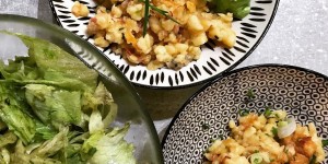 Beitragsbild des Blogbeitrags Speck-Käsenockerl mit grünem Salat