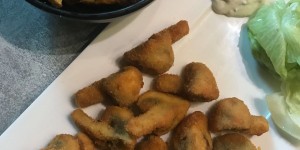 Beitragsbild des Blogbeitrags Gebackene Champignions mit selbstgemachten Pommes