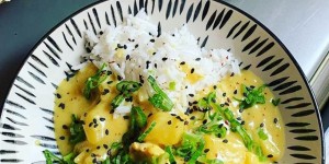 Beitragsbild des Blogbeitrags Curry mit Huhn & Ananas