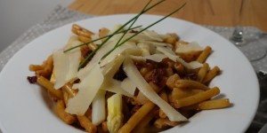 Beitragsbild des Blogbeitrags Maccheroni mit Spargel und Salsiccie