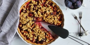 Beitragsbild des Blogbeitrags Zwetschkentarte mit Zimtstreusel 