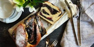 Beitragsbild des Blogbeitrags Mohnzopf mit Preiselbeeren