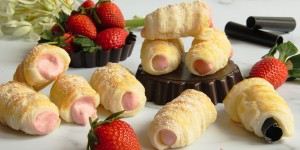 Beitragsbild des Blogbeitrags Erdbeer-Schaumrollen
