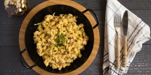 Beitragsbild des Blogbeitrags Kürbisspätzle mit Speck und Bergkäse