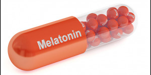 Beitragsbild des Blogbeitrags Melatonin ­– so hilft Dir das Schlafhormon auch beim Muskelaufbau 