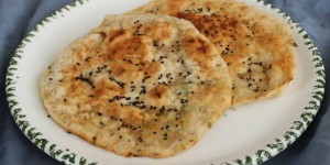 Beitragsbild des Blogbeitrags Pfannenbrot mit Lauch und Chili