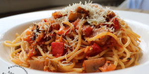 Beitragsbild des Blogbeitrags Paprika-Auberginensugo