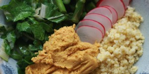 Beitragsbild des Blogbeitrags Frühlings-Bowl mit Kräuterdressing
