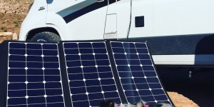 Beitragsbild des Blogbeitrags Pimp my Van #3 – Mehr Ökostrom Dank mobilem Solarpaneel und neuem Laderegler [Anzeige] 