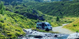 Beitragsbild des Blogbeitrags Der Duft der Alpen – Roadtrip mit Hund in den Livigno & Ortler Alpen
