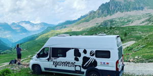 Beitragsbild des Blogbeitrags Kammstraße. Kastenwagen. Kick. Ein unvergessliches Abenteuer in den Westalpen