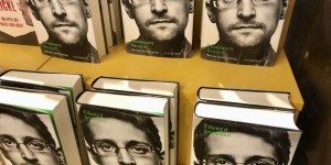 Beitragsbild des Blogbeitrags „Permanent Record“: Edward Snowden muss Einnahmen an USA zahlen
