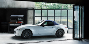 Beitragsbild des Blogbeitrags Mazda setzt den MX-5 ND auf Diät: 990S Roadster