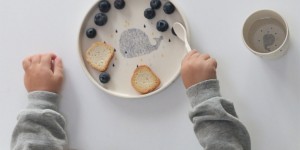 Beitragsbild des Blogbeitrags 5 Überlebenstipps für einen Restaurantbesuch mit zwei Kindern 