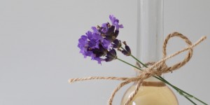 Beitragsbild des Blogbeitrags Lavendelsirup einfach selber machen