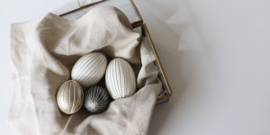 Beitragsbild des Blogbeitrags DIY Ostereier mit Garn
