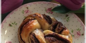 Beitragsbild des Blogbeitrags Saubere Drehung: Nuss- und Zimtknoten
