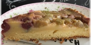 Beitragsbild des Blogbeitrags Rhabarber-Kirschkuchen Upside Down