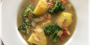 Beitragsbild des Blogbeitrags Tipps zum Gewicht halten – Gemüseeintopf mit Linsen 
