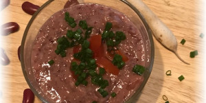 Beitragsbild des Blogbeitrags Fünfmal Roter Bohnenhummus