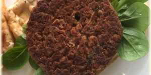 Beitragsbild des Blogbeitrags Bohnen-Pilzpatties für den Waffelburger