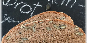 Beitragsbild des Blogbeitrags Kürbiskernbrot