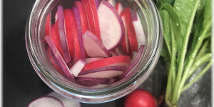 Beitragsbild des Blogbeitrags Sauer eingelegtes Gemüse – das I-Tüpfelchen in der kalten Küche 
