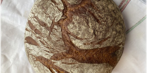 Beitragsbild des Blogbeitrags Das große Brotbackbuch