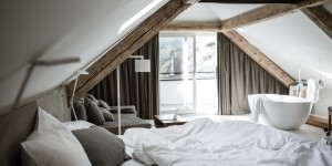 Beitragsbild des Blogbeitrags Weisses Kreuz: Außergewöhnliches Hotel in Südtirol 