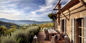 Beitragsbild des Blogbeitrags Castello di Reschio: Luxus Ferienhäuser in Umbrien 