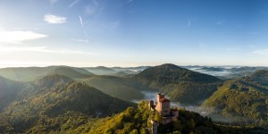 Beitragsbild des Blogbeitrags Hunsrück bis Eifel – Wandern in den Mittelgebirgen in Rheinland-Pfalz