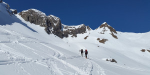 Beitragsbild des Blogbeitrags Wintersport – auf Skiern, Boards oder Kufen