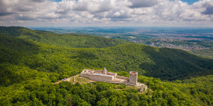 Beitragsbild des Blogbeitrags Burgen, Thermen, Wein: Von Zagreb ins grüne Zagorje