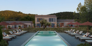 Beitragsbild des Blogbeitrags The Lodge Mallorca: Refugium im Lavendelfeld