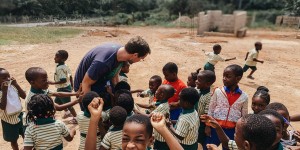 Beitragsbild des Blogbeitrags Eine Schule in Ghana bauen – Social Business