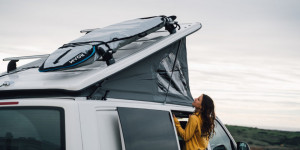 Beitragsbild des Blogbeitrags Dachlast und Aufbauten auf dem Camper Aufstelldach