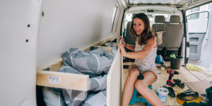 Beitragsbild des Blogbeitrags 9 Stauraum-Möglichkeiten für deinen Camper Van 
