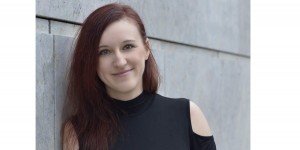 Beitragsbild des Blogbeitrags Interview mit Bianca Iosivoni zu Falling Fast