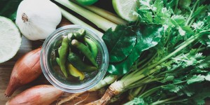 Beitragsbild des Blogbeitrags BASICS: grüne Thai Curry Paste