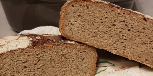 Beitragsbild des Blogbeitrags Bauernbrot aus der Stoneware