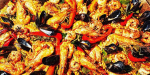 Beitragsbild des Blogbeitrags Paella oder “Arroz” mit Huhn und Meeresfrüchten 