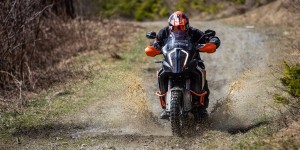 Beitragsbild des Blogbeitrags Bridgestone Battlax AX 41 Adventurecross, neuer Platzhirsch im Gelände?