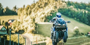 Beitragsbild des Blogbeitrags Yamaha NIKEN – Ein Bike vom anderen Stern? 